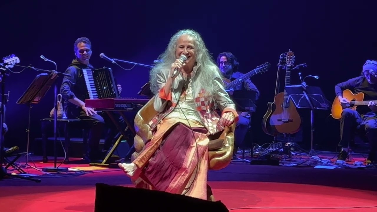 Maria Bethânia - Onde Estará o Meu Amor / Gostoso Demais (Vivo Rio 25/6) by @MarkNasRJ