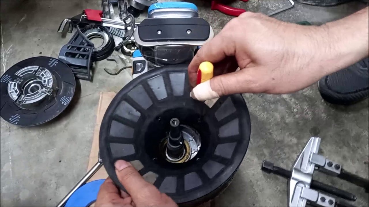 REPLACE BEARING FEEDER OF WATER JET LOOM
