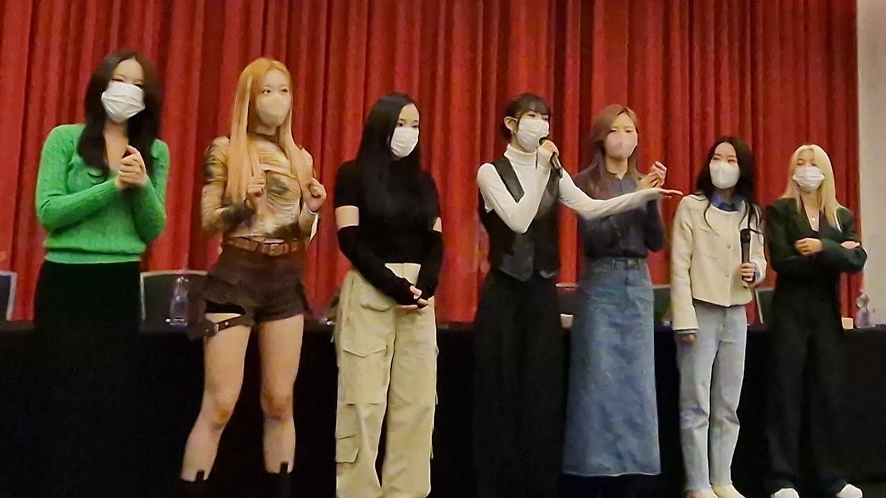 Dreamcatcher Fansign in Berlin 13.11.2022 (Interactions and Fashion Show)