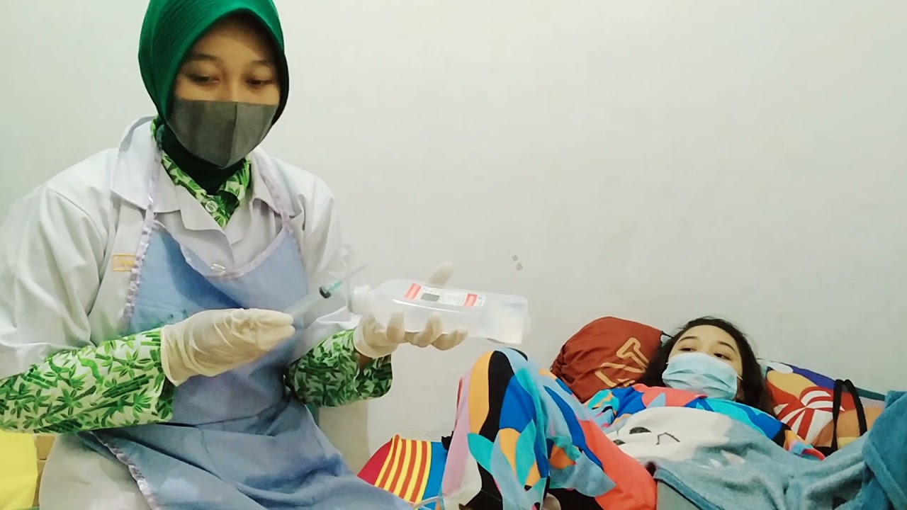 Pemasangan Kateter Wanita