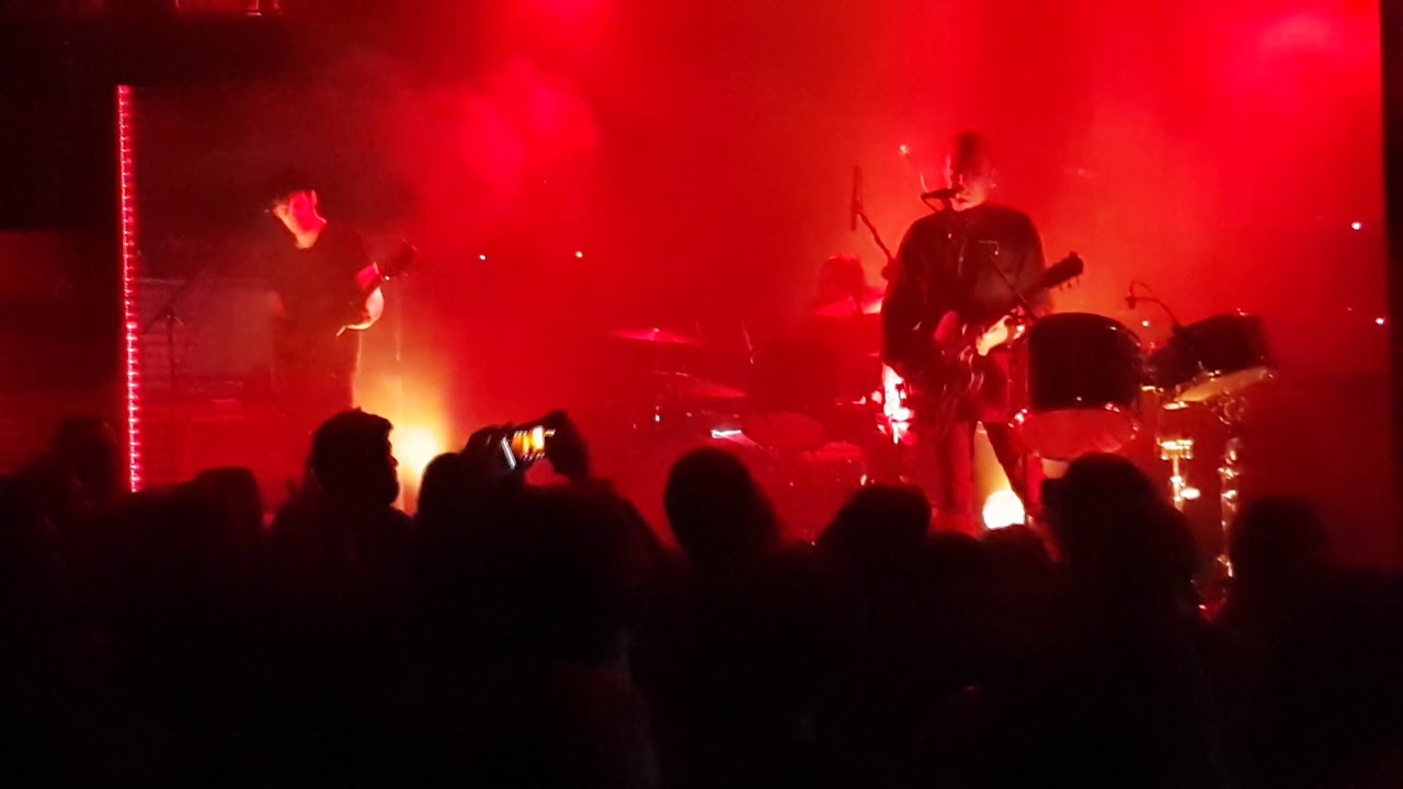 black rebel motorcycle club _the_academy_dublin_23_10_2017-red_eyes_and_tears (4K)