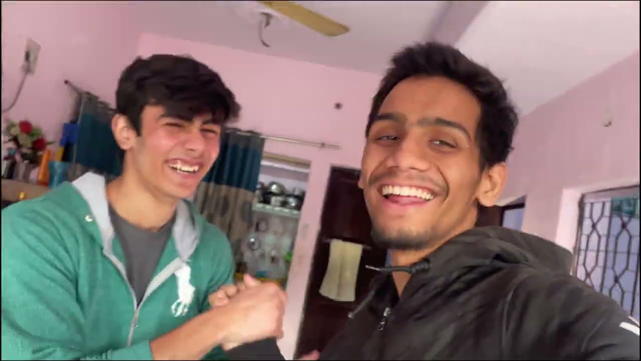 Tushar ko white cement piladiya 😂😂