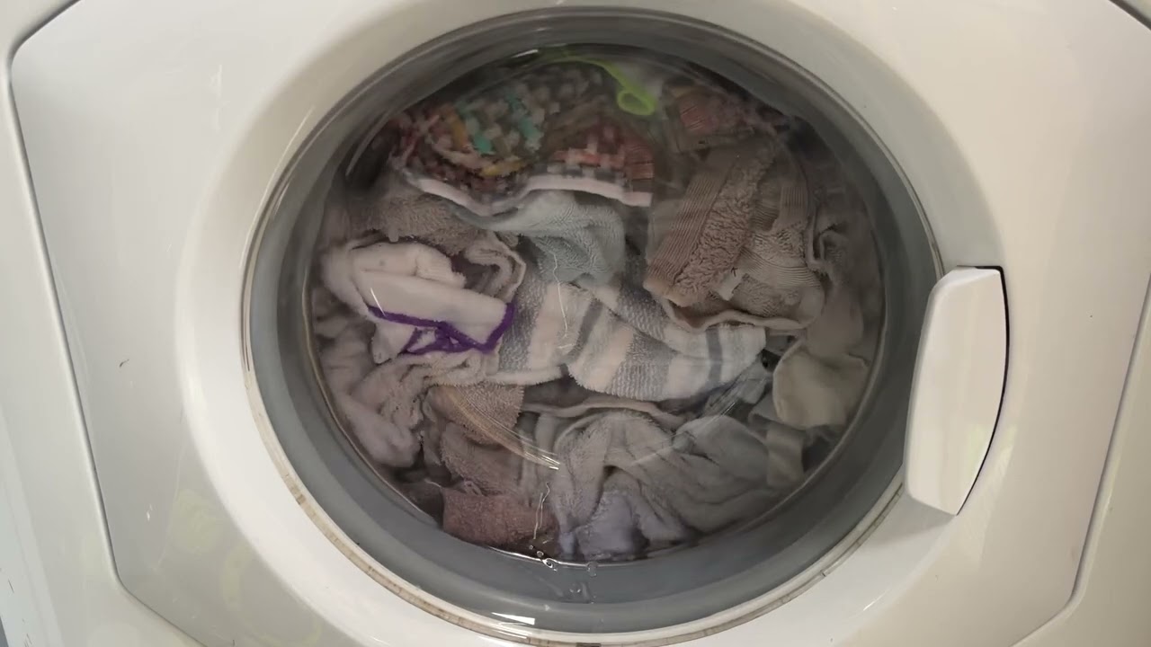 Hotpoint HVF344 White Cottons 90 Superwash with 1400rpm spin