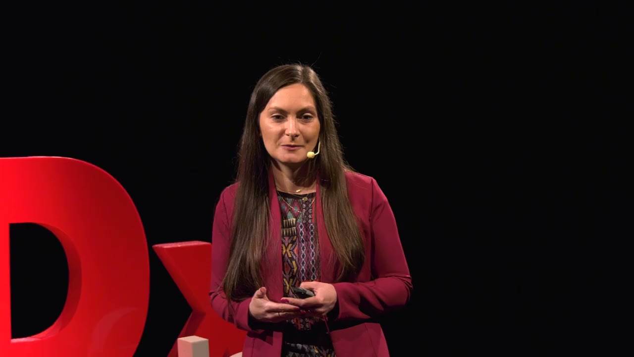 Czego możemy nauczyć się od konsultantów telefonów zaufania? | Lucyna Kicińska | TEDxKatowiceSalon