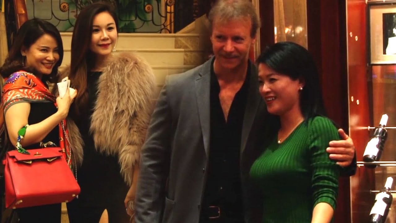 How ENGLISH Speaking Men Are Dating Women in CHINA
