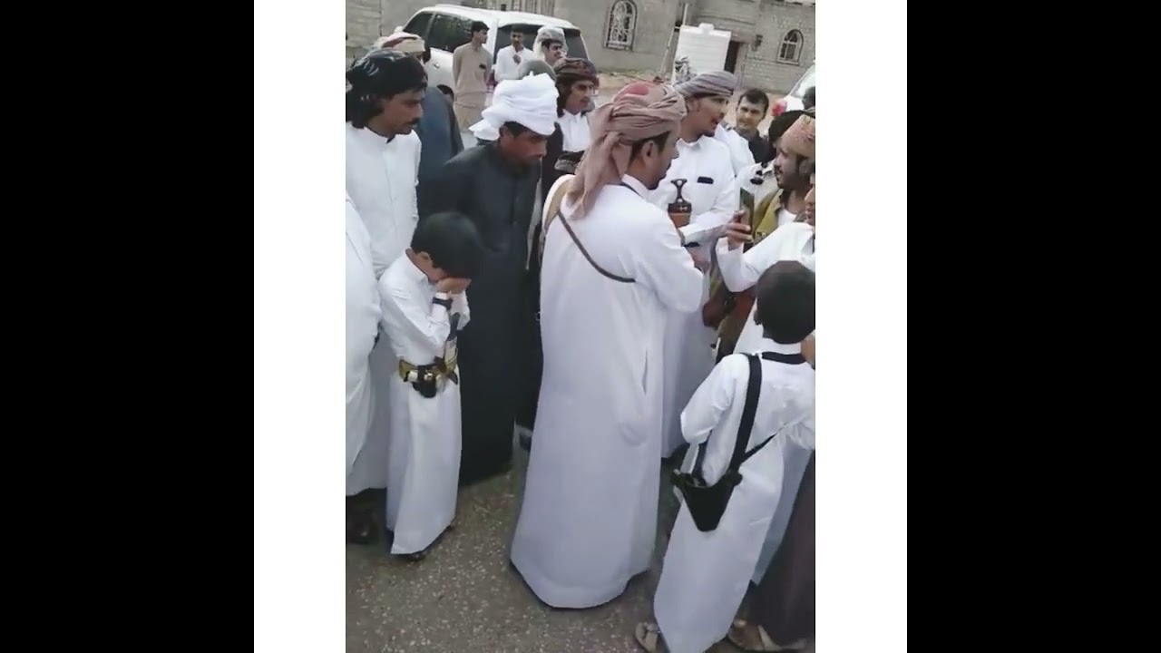 زامل عيد الاضحى لأهالي الجحي إلى حصن بن زين حسب العادات المتوارثة ..الغيضة -المهرة