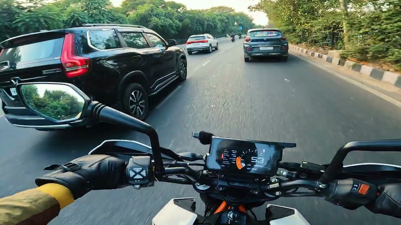 Duke 390 vs Classic 350 – The Real Truth! Speed vs Respect – Which Bike Is Best for YOU?