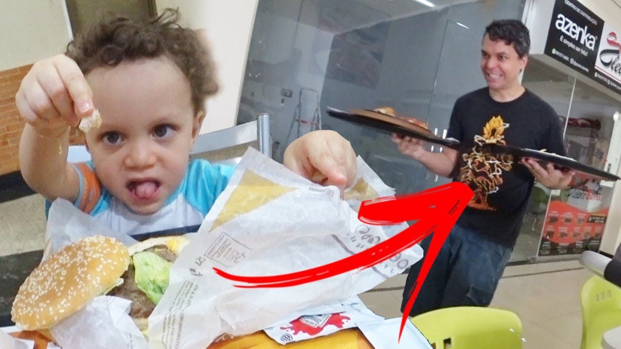 COMENDO TUDO QUE A PESSOA DA FRENTE ESCOLHEU!