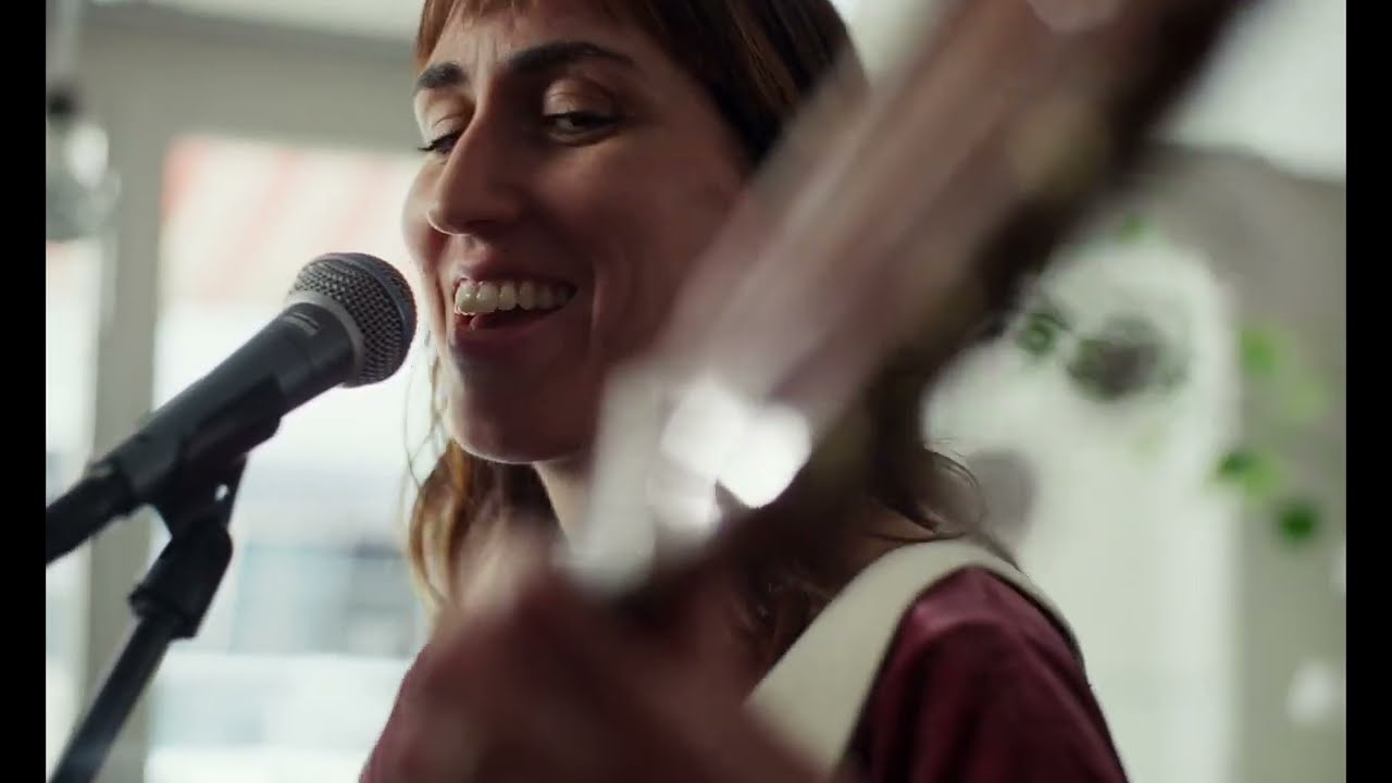 &Eacute;na Vera - A BRINDAR (LIVE at Pile of Books)