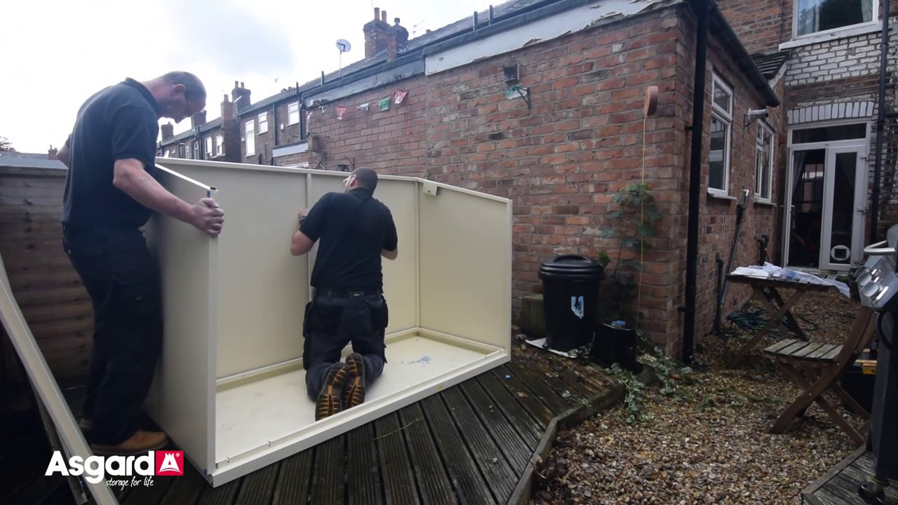 GB Cyclists Megan Barker & Matthew Bostock get an Asgard Shed