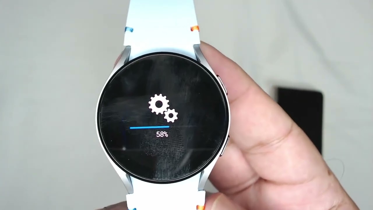 Samsung Watch FE - One UI 6 update in realtime