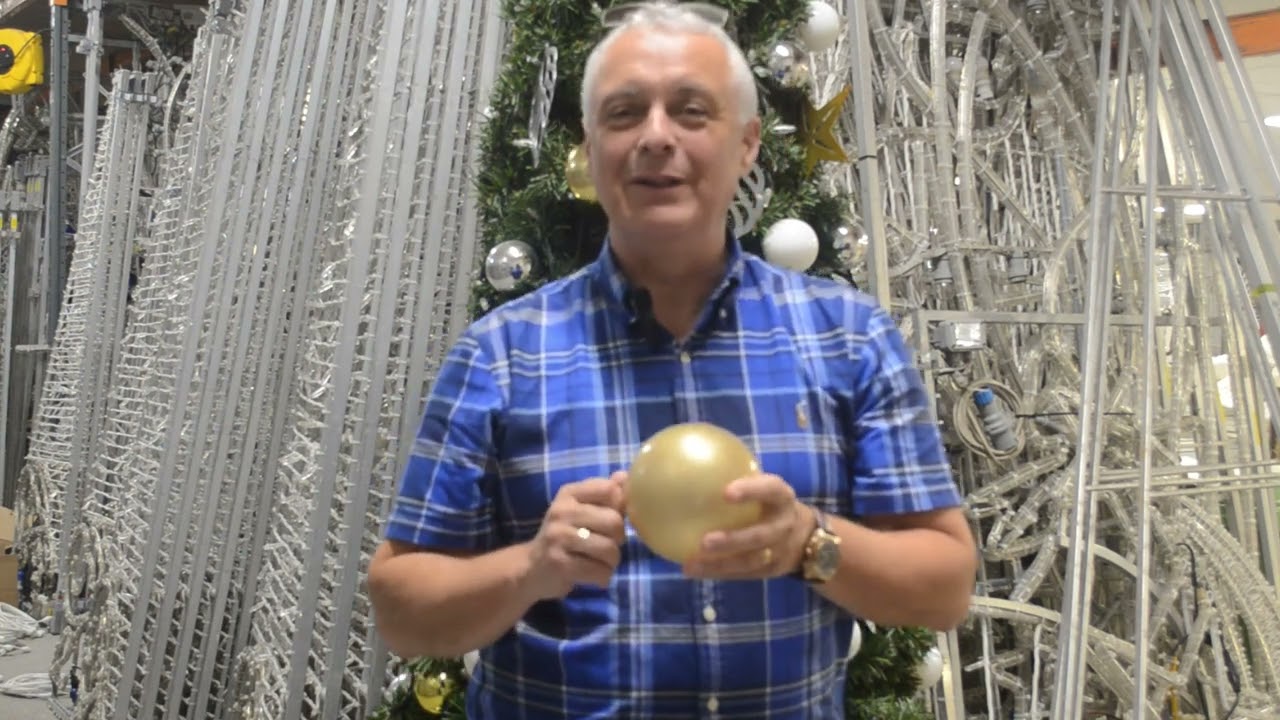 How to decorating a commercial Christmas Tree