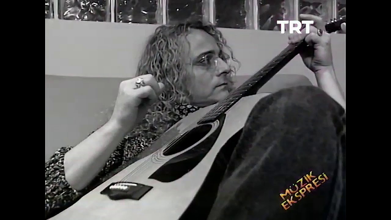 Harun Kol&ccedil;ak - Korkuyorum (HQ) - 1995 TRT