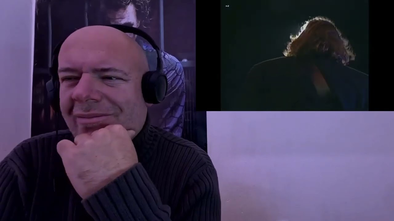 Singer reacts Pink Floyd - Shine On You Crazy Diamond 1990 Live