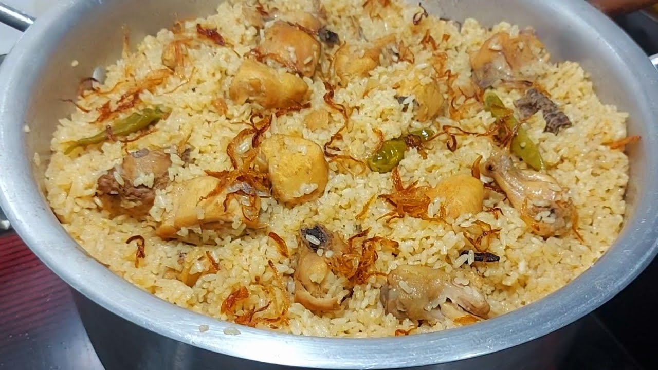 বাবুর্চির থেকে নেওয়া রেসিপিতে হলুদের তেহারী‼️চিকেন তেহারি রেসিপি/chicken tehari recipe/ holudsondha