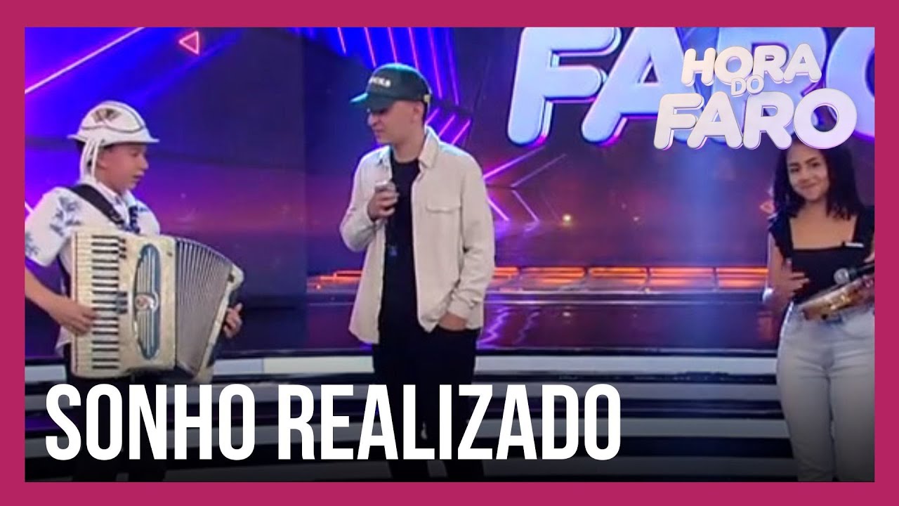 João Gomes se apresenta com as crianças Geovanna e Rafael Vaqueirinho no Hora do Faro