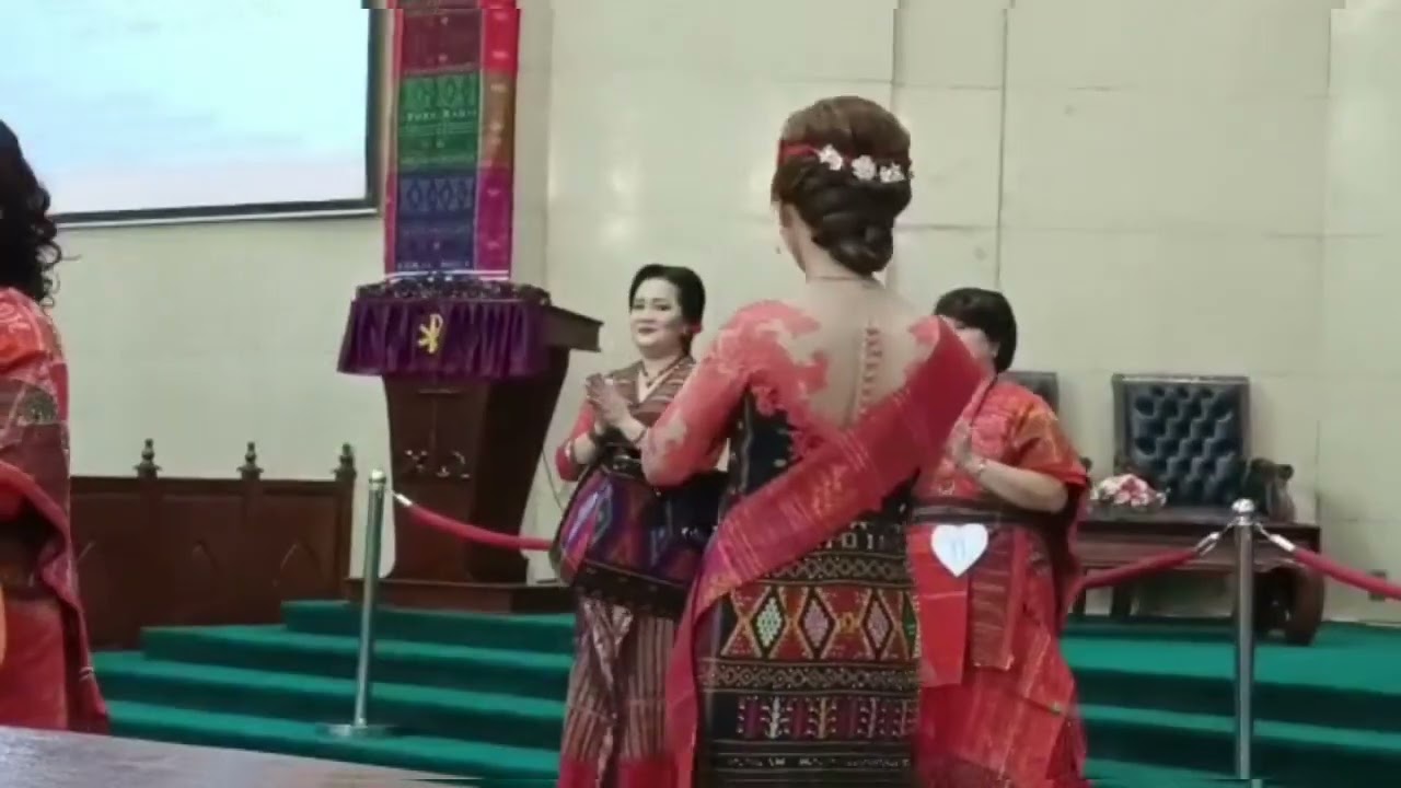 Lomba Fashion Show, Spirit of Ulos, Parompuan HKBP Petojo. 1 April 2023