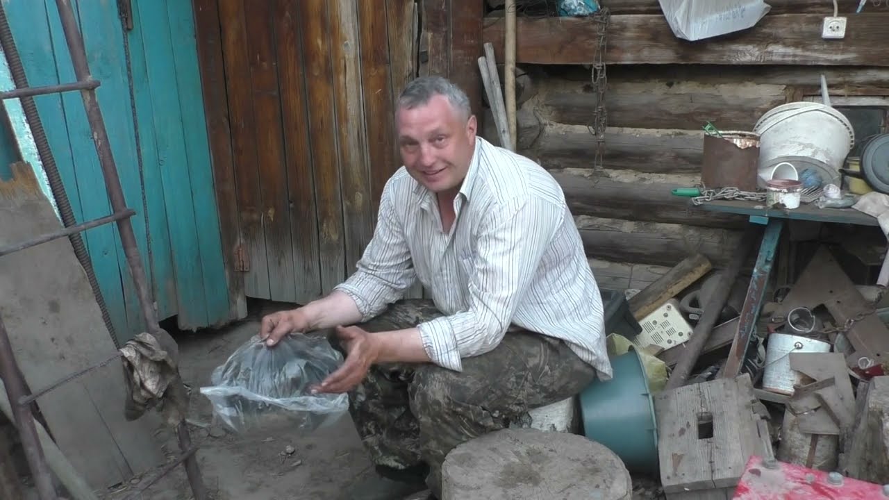 Замена воздушного фильтра трактора МТЗ. Все легко и просто.