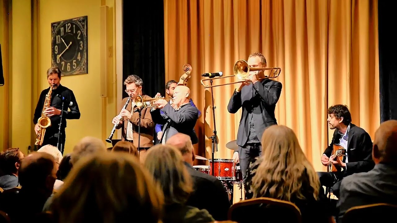 Second Line / Bury me beneath ... , I´ve got that oldfashioned , Savoy Blues