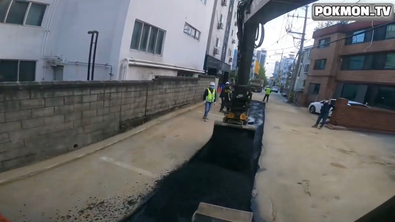 좁은 주택 골목 공사.(앵콘 틸트 로테이터) 오수 관로 서브 뒷장비 주간 (풀영상)