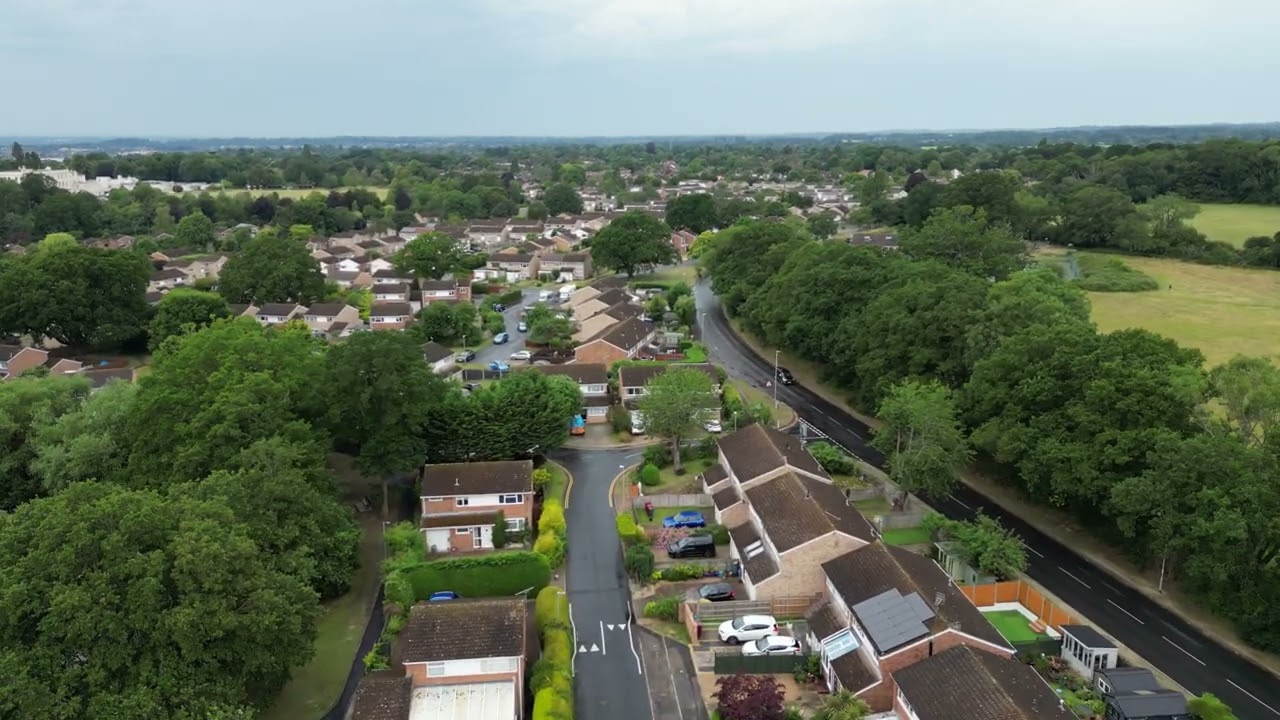 Drone flight over Clayfield Copse. Reading RG4 6AA