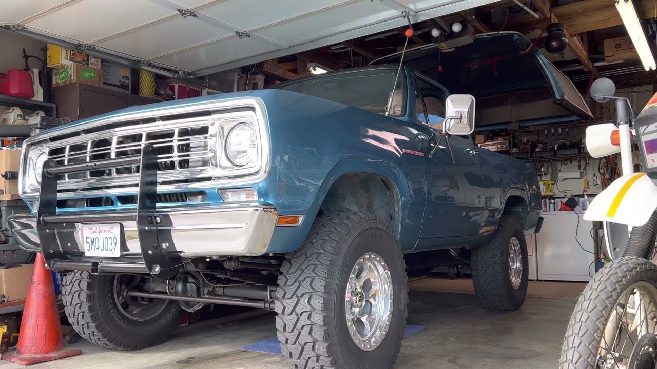1975 Dodge Ramcharger cold start