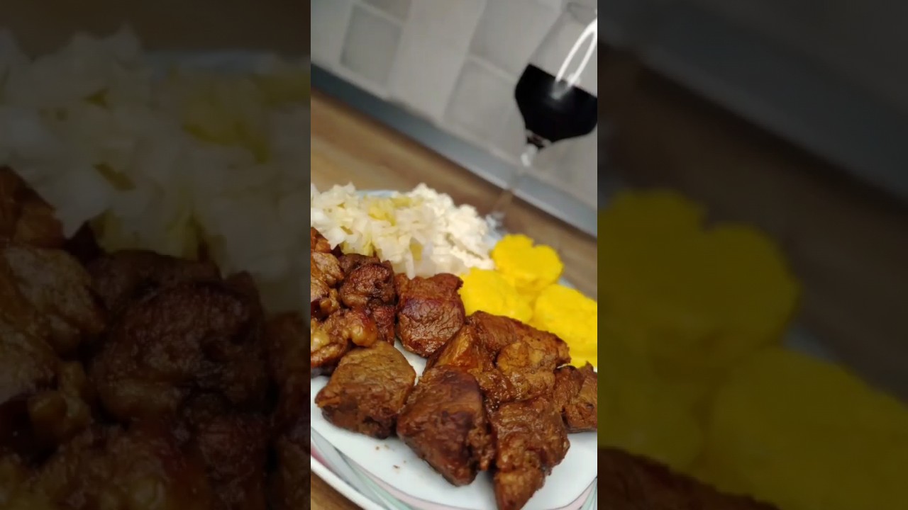 Tochitură / Friptura de porc cu Br&acirc;nză și Mămăligă #food #mancare #shorts #meat