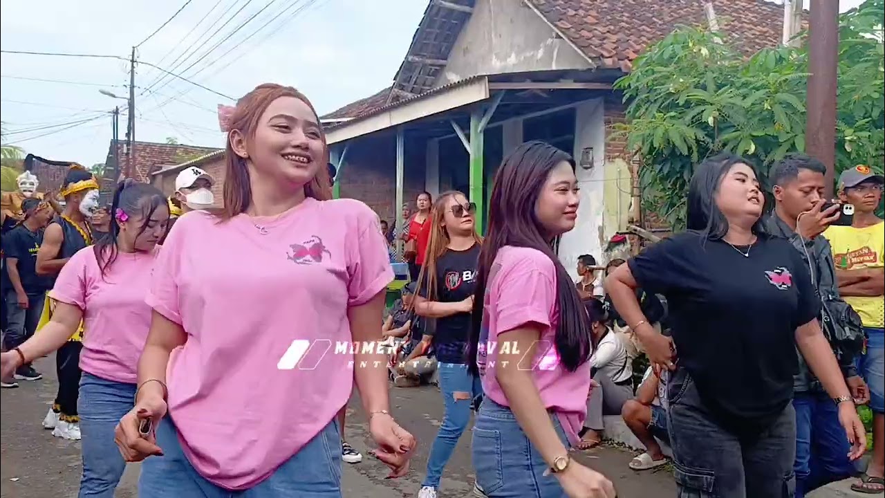 KARNAVAL PURI MOJOKERTO ADA KAKAK CANTIK INI IKUT JADI MASKOT 😍