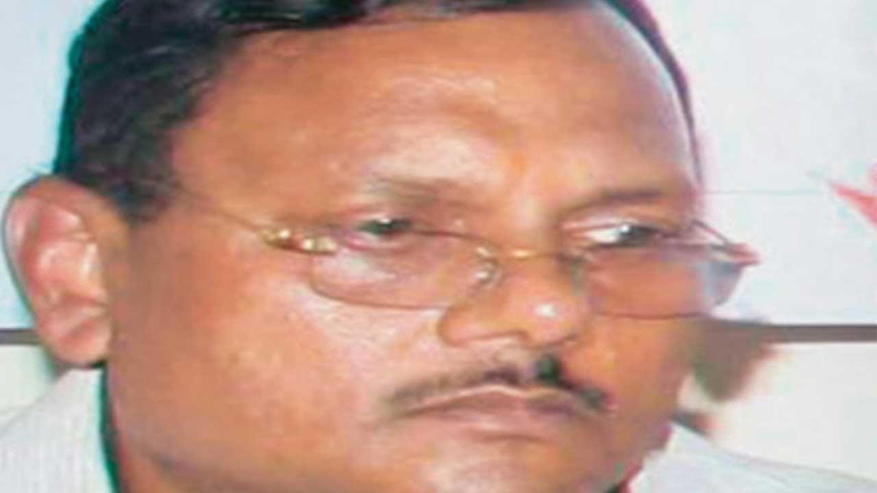 CBI raids Yadav Singh's Noida house