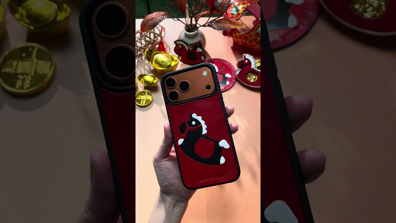 Horse-themed leather phone case: Gallop into new year in style🐎🤎