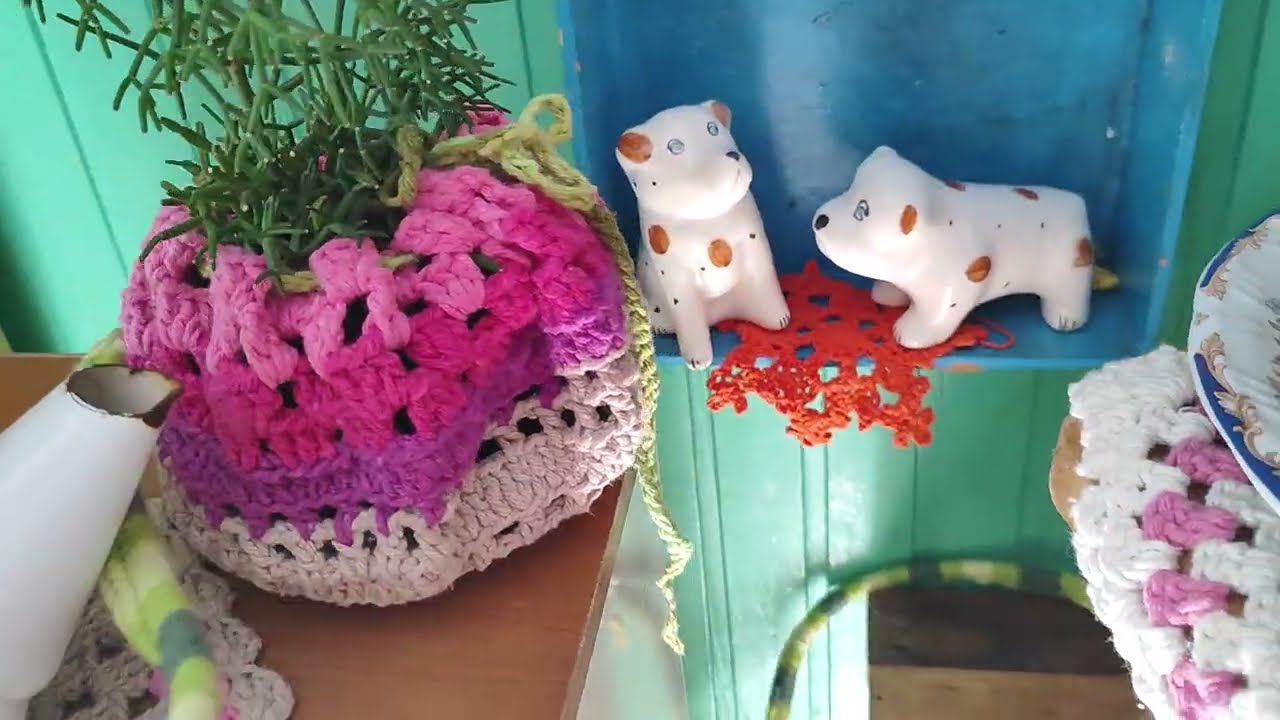 Um cantinho diferente,#artesanatos #plantas #maximalismo .