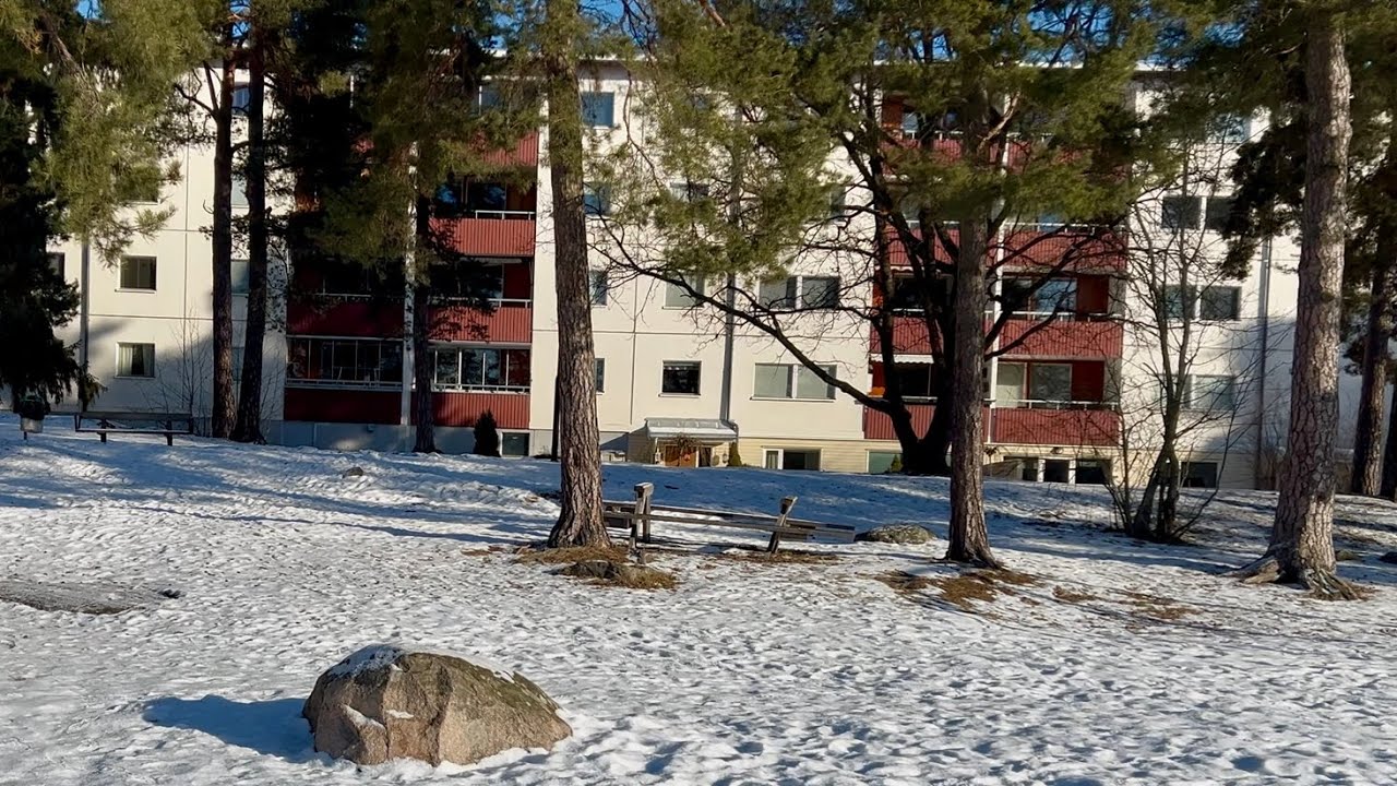 Stockholm Walks: Stamparken, Östberga. 1950’s suburb with semla. 