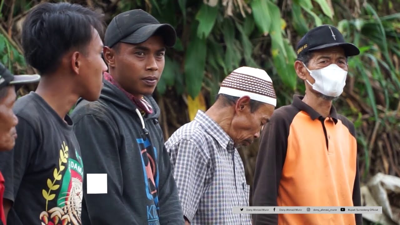Meninjau perbaikan Jalan Cimungkal Wado