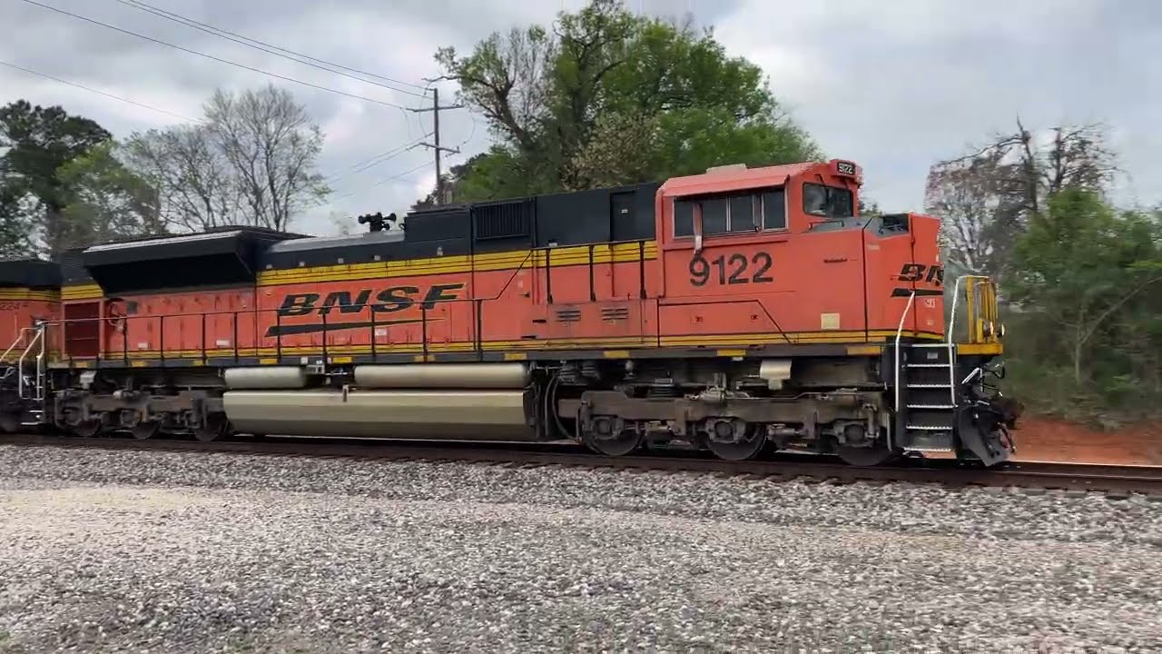SD70ACe #9122 Leads Empty BNSF Rock Train - Stoneham TX - 3/15/26