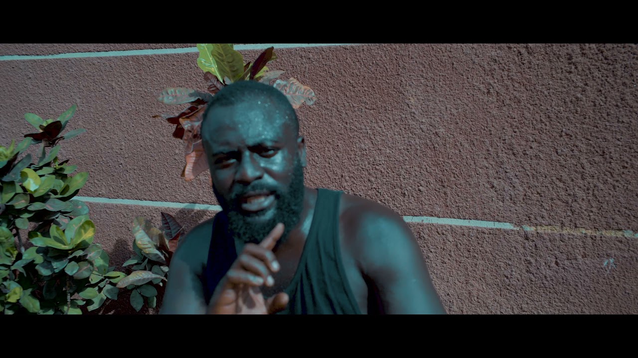 ZIé 2 FOULE- jamais traumatisé ( clip officiel )