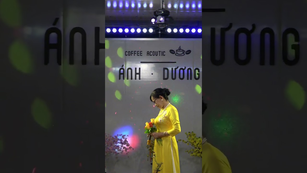 NỬA ĐỜI XUÂN QUA  -  OANH LÊ