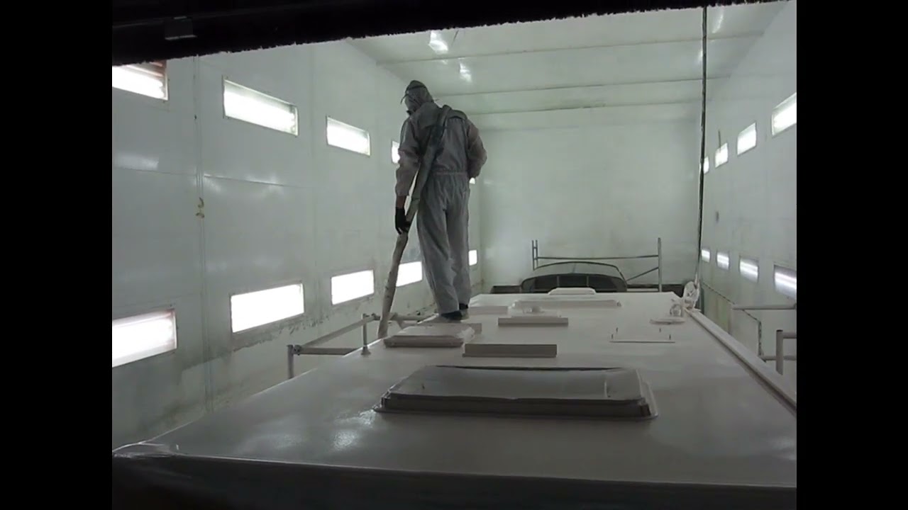 Hoe wordt Durabull hagelwerende coating aangebracht op een camperdak.
