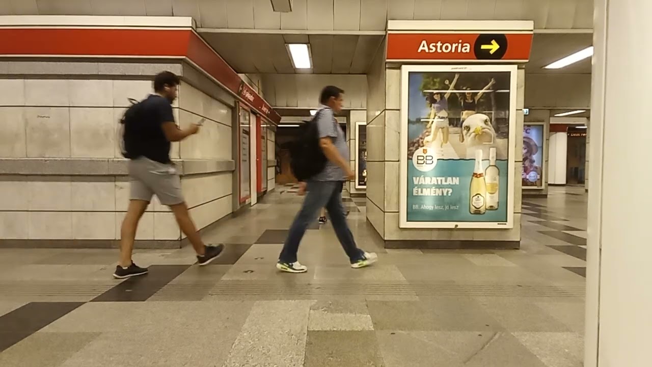 Utazás az M2-es metró teljes vonalán.
