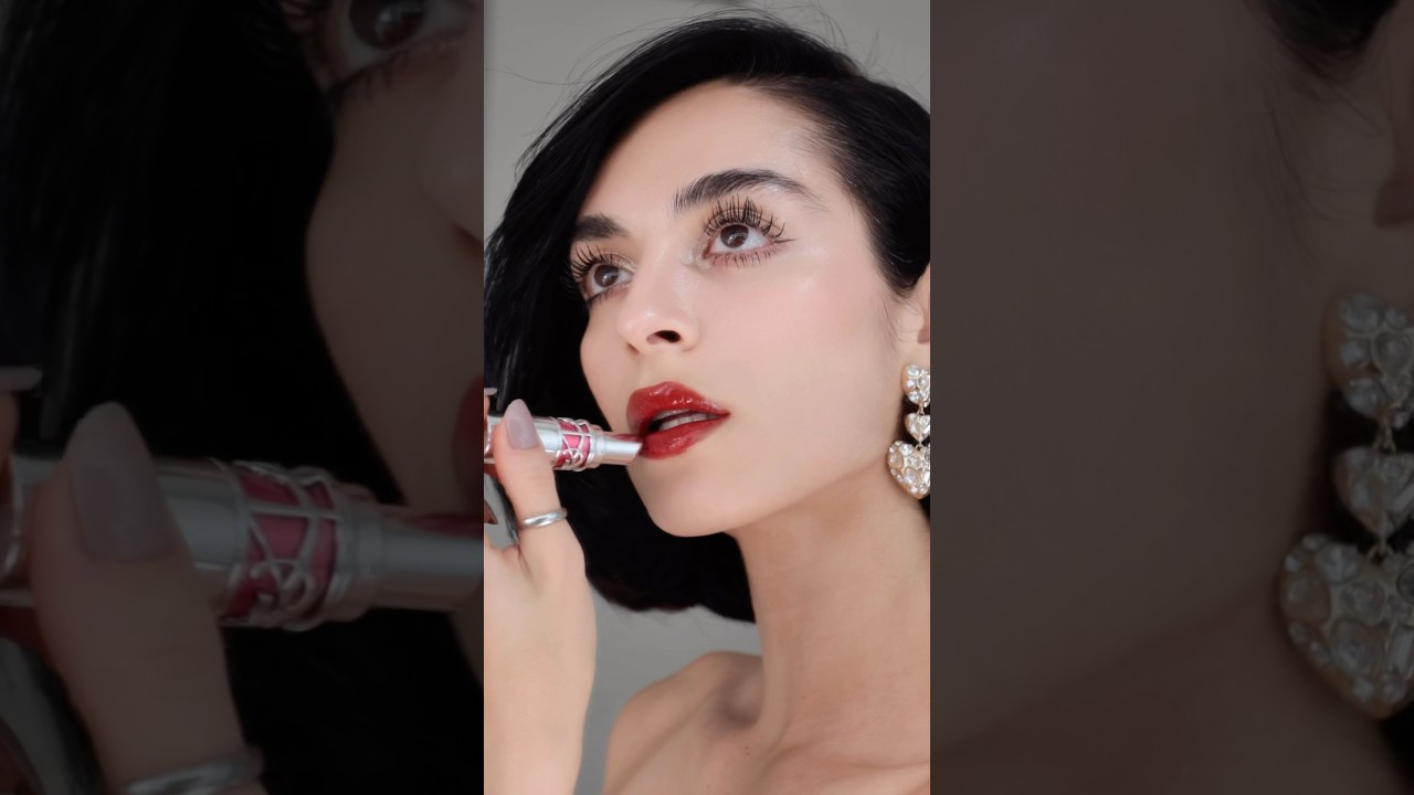 Sexy red lip gloss&rsquo;s you need&hellip; Products with the exact shades are linked in my ig bio #lipgloss