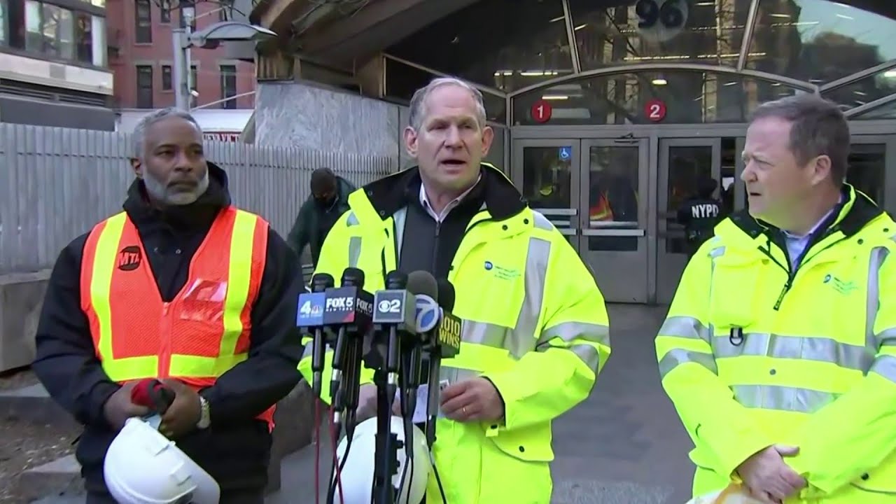 MTA hoping to partially restore subway service Friday after Manhattan derailment | NBC New York