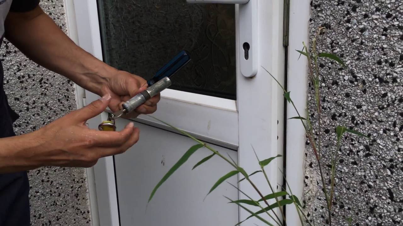 Euro cylinder lock change by Bristol & Bath Locksmiths - Call: 0117 3361122