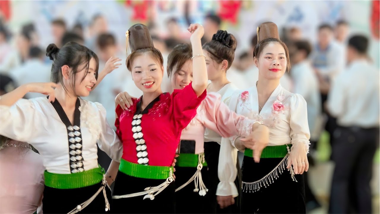 CHỊ EM LỌNG LẦU NHẢY QUÁ CĂNG ĐÁM CƯỚI NGƯỜI DÂN TỘC THÁI ĐEN - CHÚ RỂ HOÀNG PHÚ & CÔ DÂU KHÁNH NGÂN