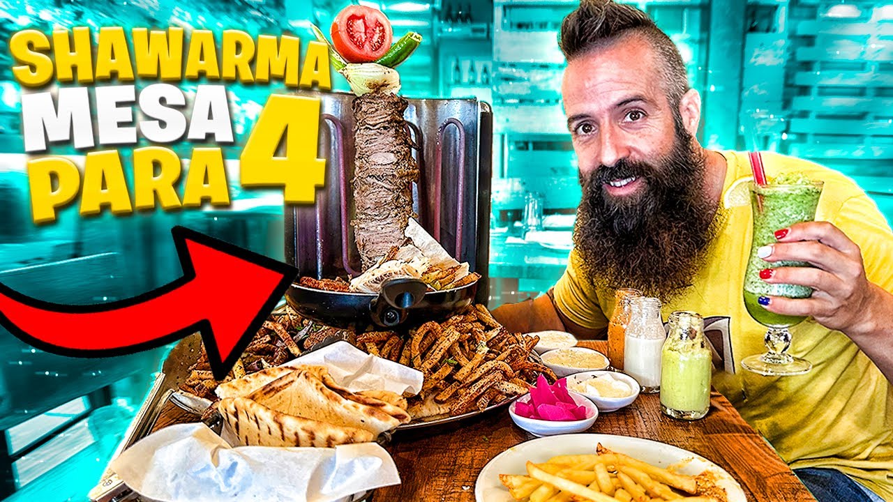SHAWARMA EN LA MESA PARA CUATRO PERSONAS EN NUEVA YORK (Me lo pido para mi solo)