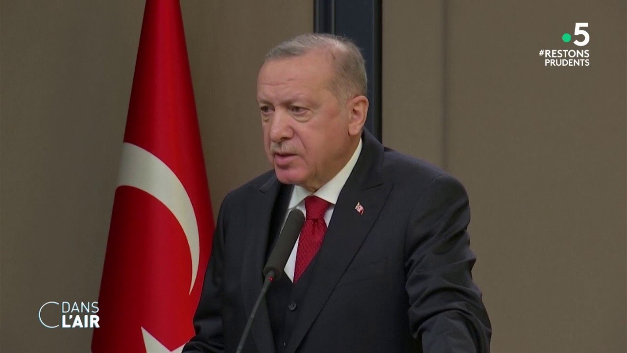 Erdogan/Macron : l'escalade et les sanctions - Reportage #cdanslair 10.12.2020