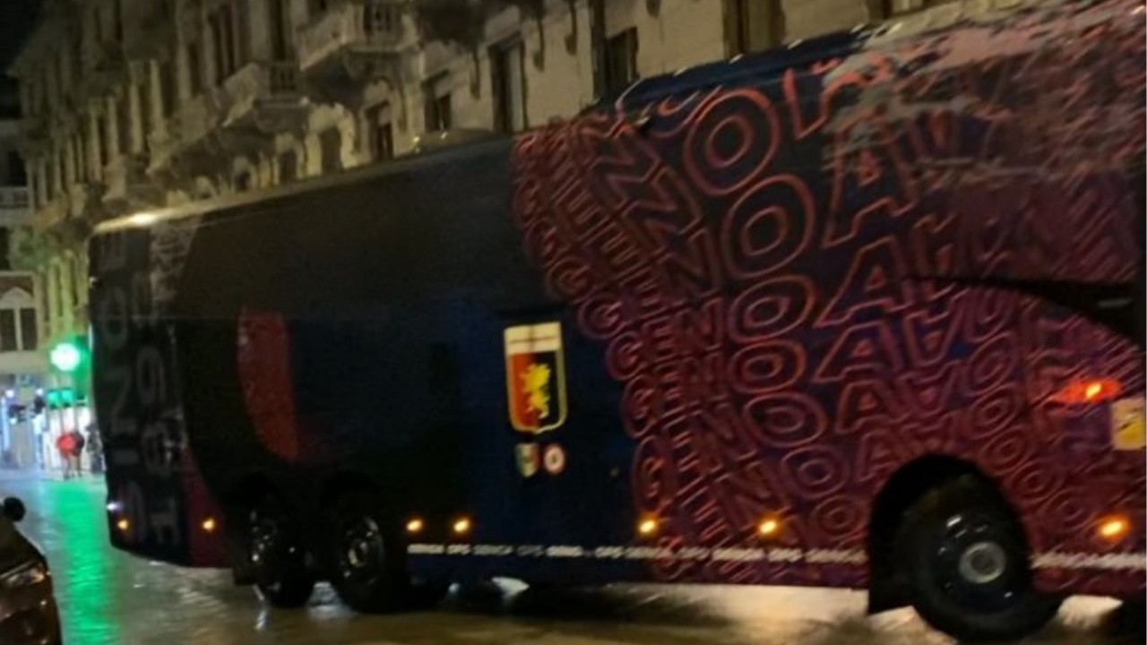 Esclusiva - L'arrivo del GENOA a Piacenza in vista della partita con la Cremonese