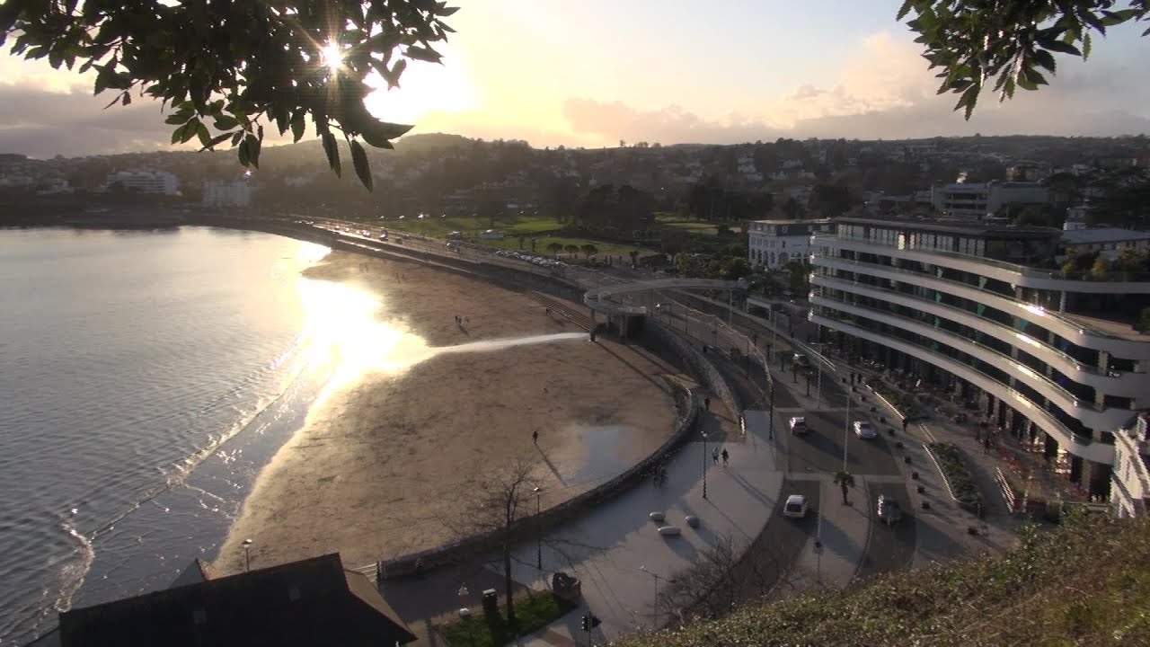 A SHORT BREAK AT TORQUAY