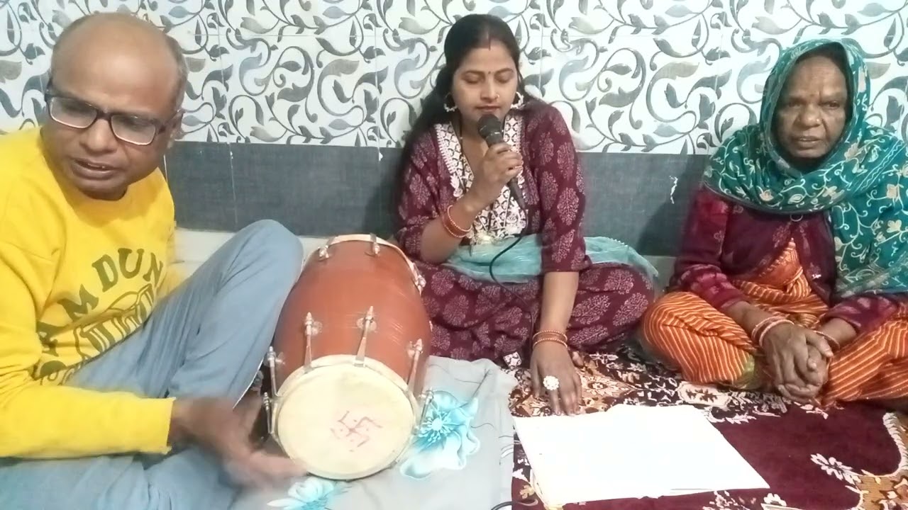 काशी जी में शिव का मंदिर दर्शन करने जाऊंगी घूम गांव से काशी जी से हरिद्वार को स्वरचित भोले जी का 