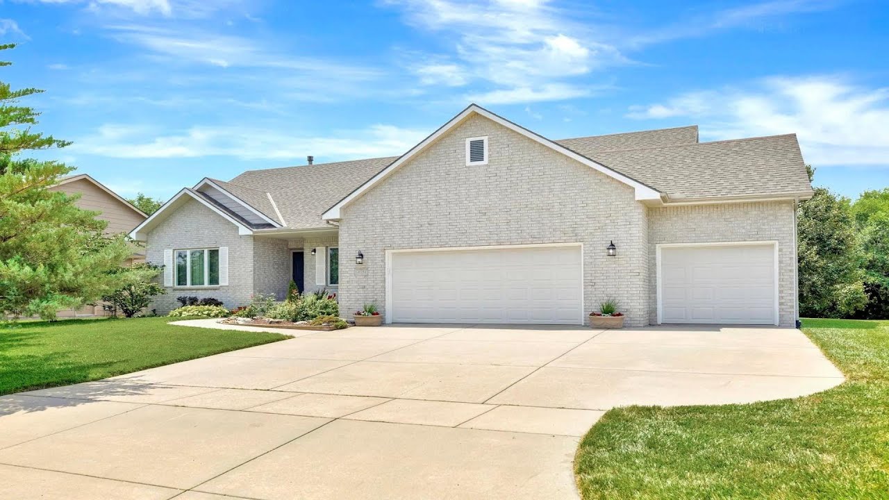 NEW LISTING: 4551 N Fritillary St Bel Aire KS 67226