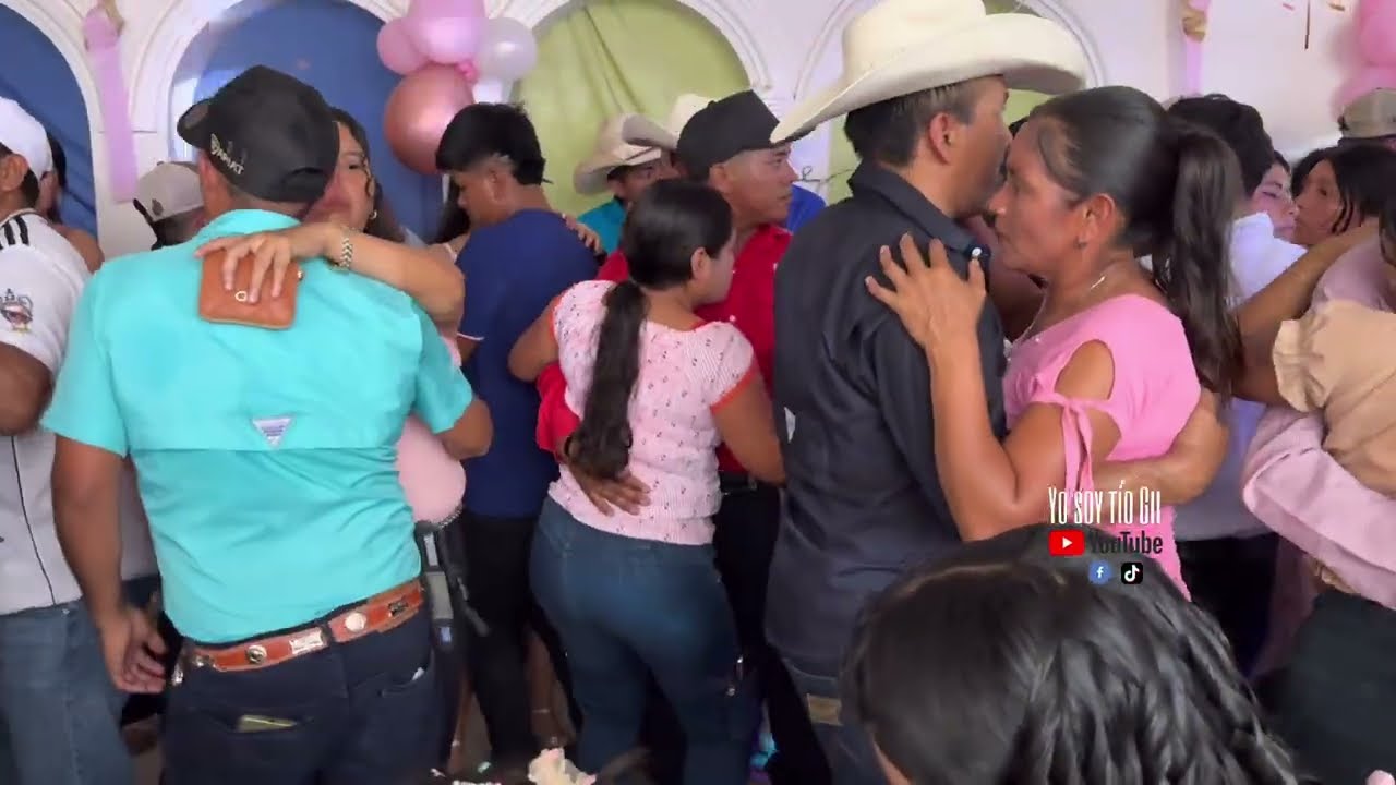 Apechugala compadre feliz día de san Valentín 💘 y nosotros seguimos bailando 