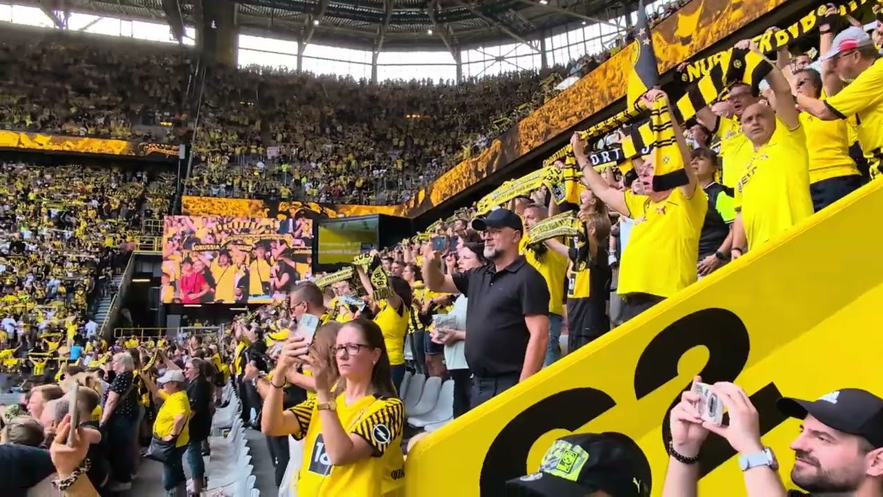 Over 83.000 Borussia Dortmund Fans are singing you'll never walk alone